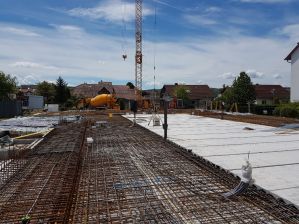 Die EG Decke ist komplett verlegt - 12.05.17